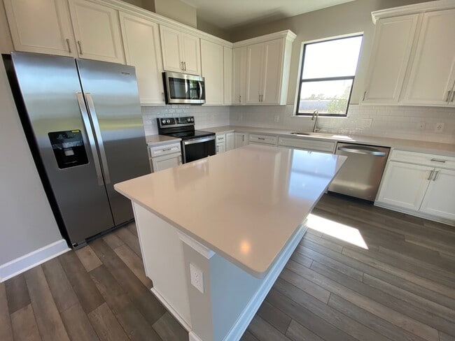 Building Photo - 6248 Baywood Ct
