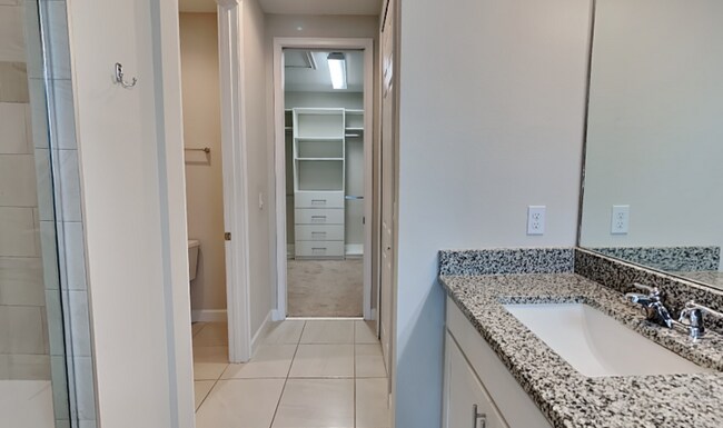 Building Photo - 895 Brutus Terrace