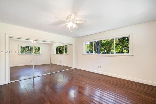 Building Photo - 11301 SW 91 Ave