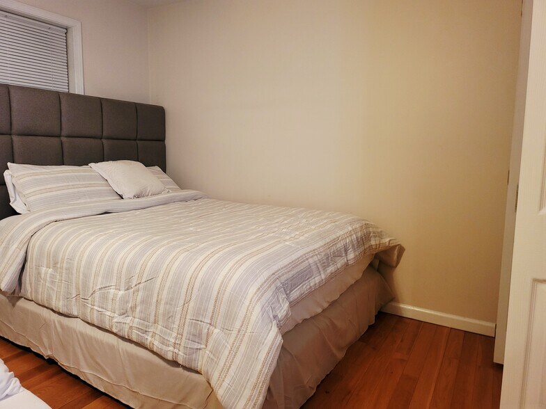 Building Photo - 5 Healy Rd