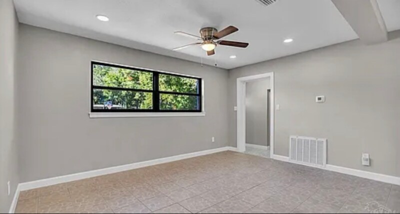 Building Photo - 22 Adkinson Dr