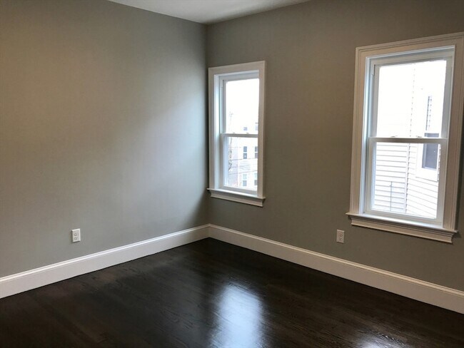 Building Photo - 91 Grant St