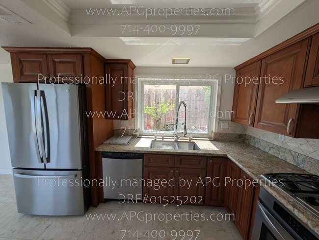 Building Photo - 3246 Dolonita Ave