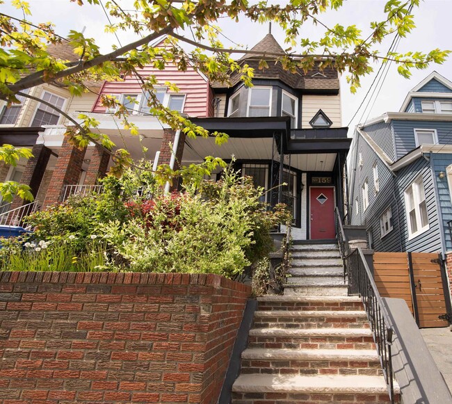Primary Photo - 159 Arlington Ave