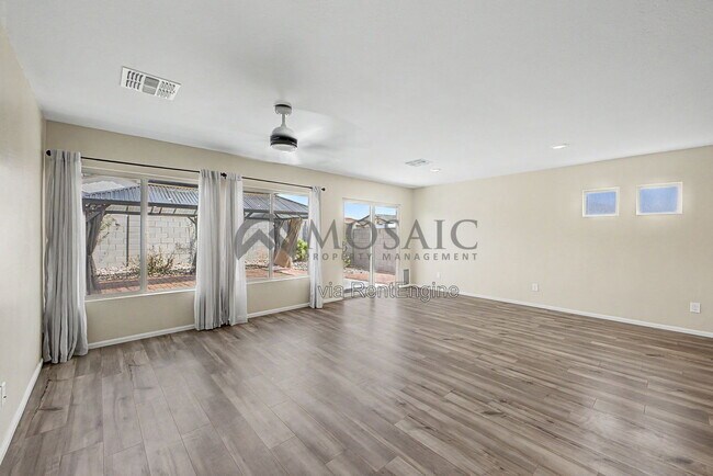 Building Photo - 1304 W Inca Dr