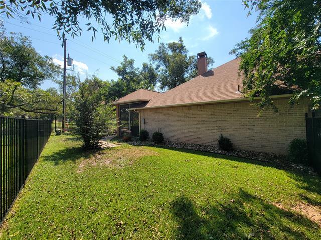 Building Photo - 9621 Monticello Dr