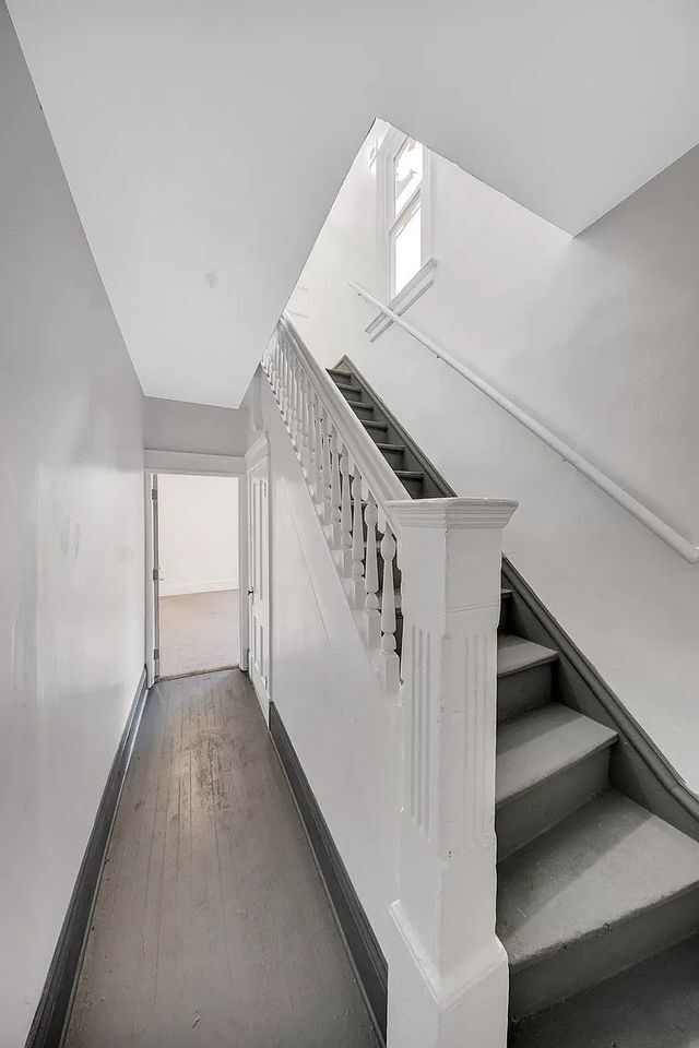 Building Photo - 713 Thomas Ave
