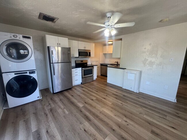Building Photo - 128 Vidas Ave