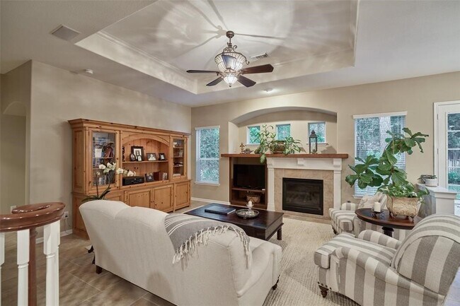 Building Photo - 43 S Longsford Cir