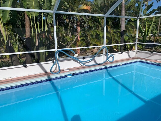 Building Photo - 1342 Torreya Cir