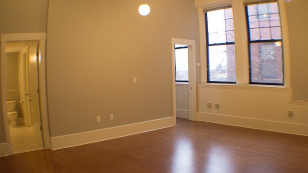 Building Photo - 28 Adams St