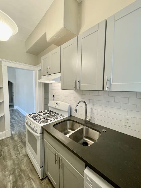 Building Photo - 1575 N Gaylord St