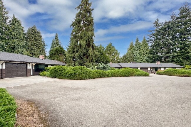 Building Photo - Duplex in Quiet Area of Sequim