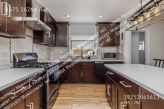 Building Photo - 1675 162nd Ave