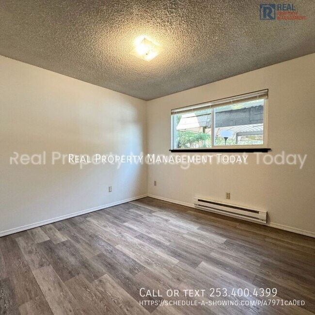 Building Photo - 4417 76th Ave W