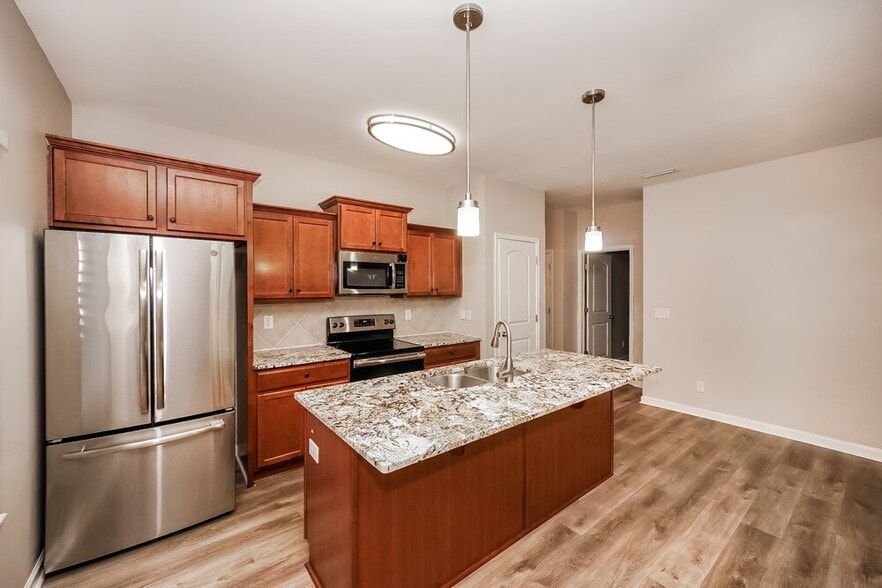 Building Photo - 257 Ranlo Ave