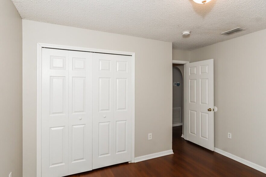 Building Photo - 30542 Double Dr