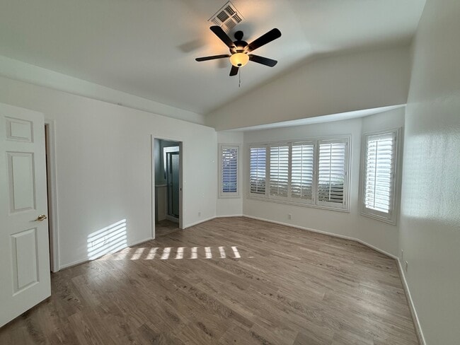 Building Photo - 6061 E Rochelle St