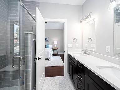 Building Photo - 1436 Oak St