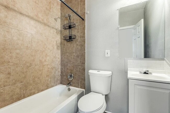 Building Photo - 3/2/1 in Quiet Van Alstyne Neighborhood