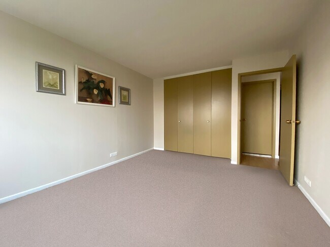 Building Photo - 5100 N Marine Dr