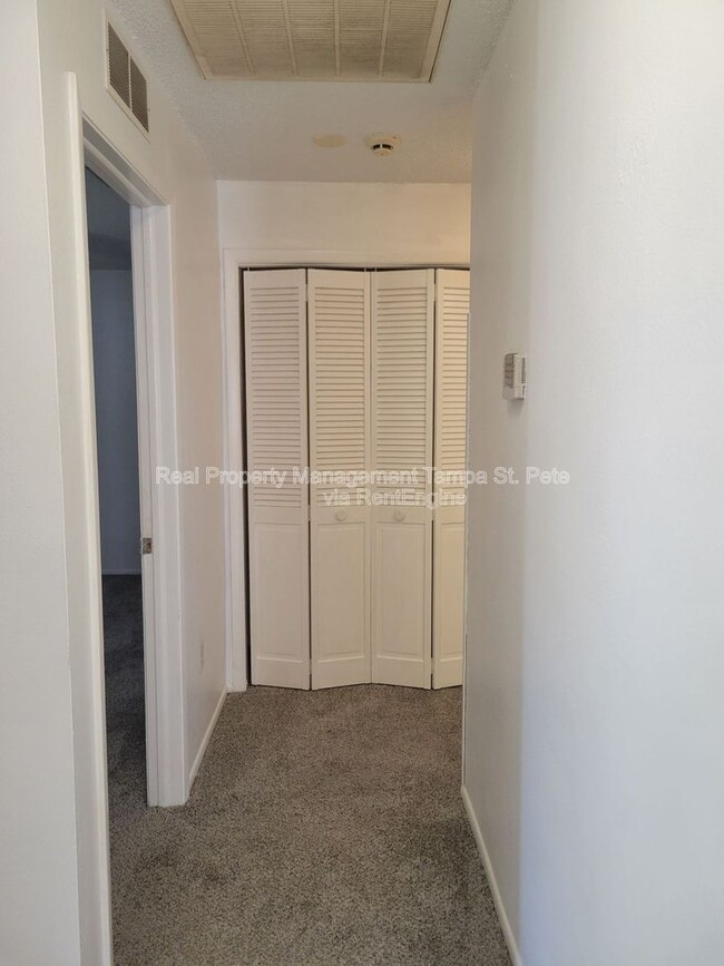 Building Photo - 11609 Shady Tree Pl