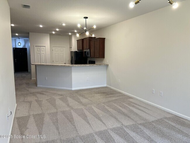 Building Photo - 620 Remington Green Dr SE