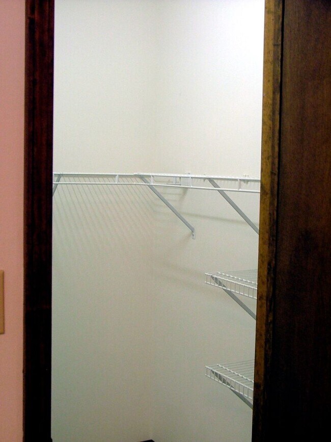 Building Photo - 118 Bogey Ln