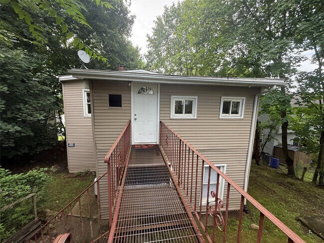 Building Photo - 42 Ulster Ave