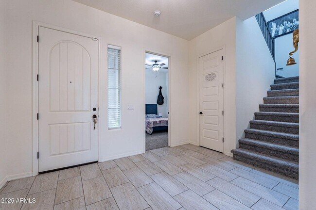 Building Photo - Charming 5-bed, 4.5-bath, 3 Car home with ...