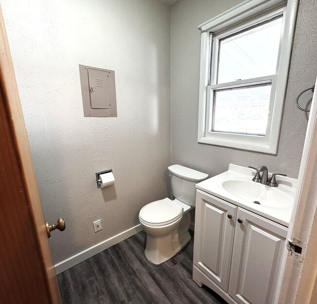 Building Photo - Charming West End Rental with Large Backyard & Garage