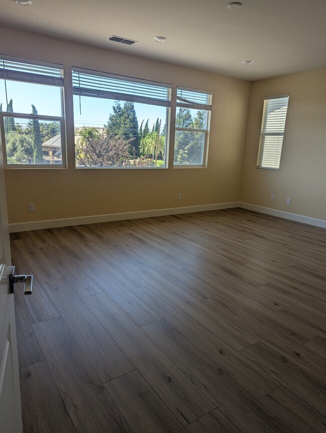 Master Bed - 2461 Coloma Ln