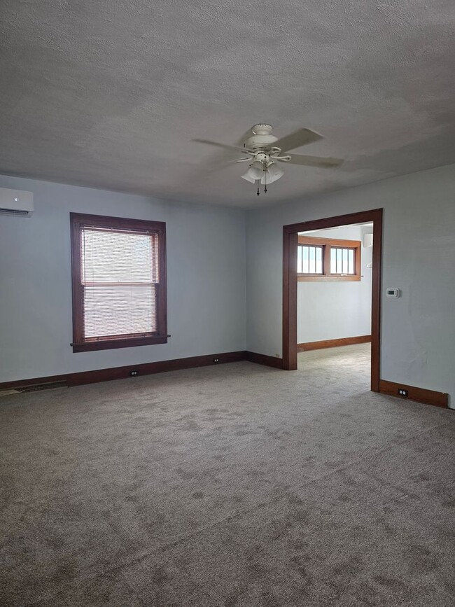 Building Photo - Cozy home in BG