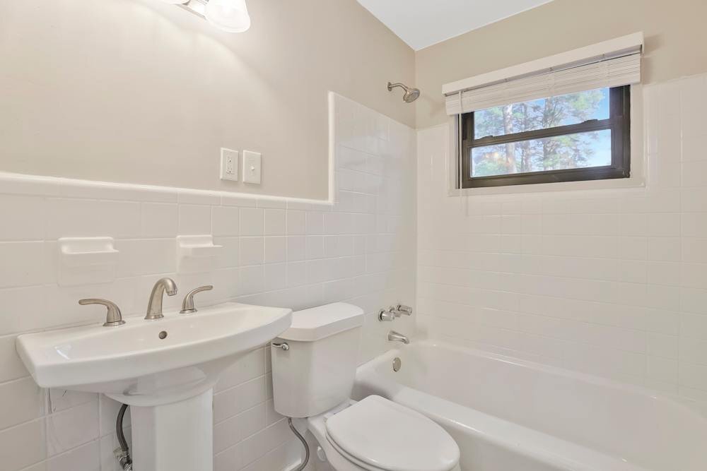 Building Photo - 2610 Harmony Way