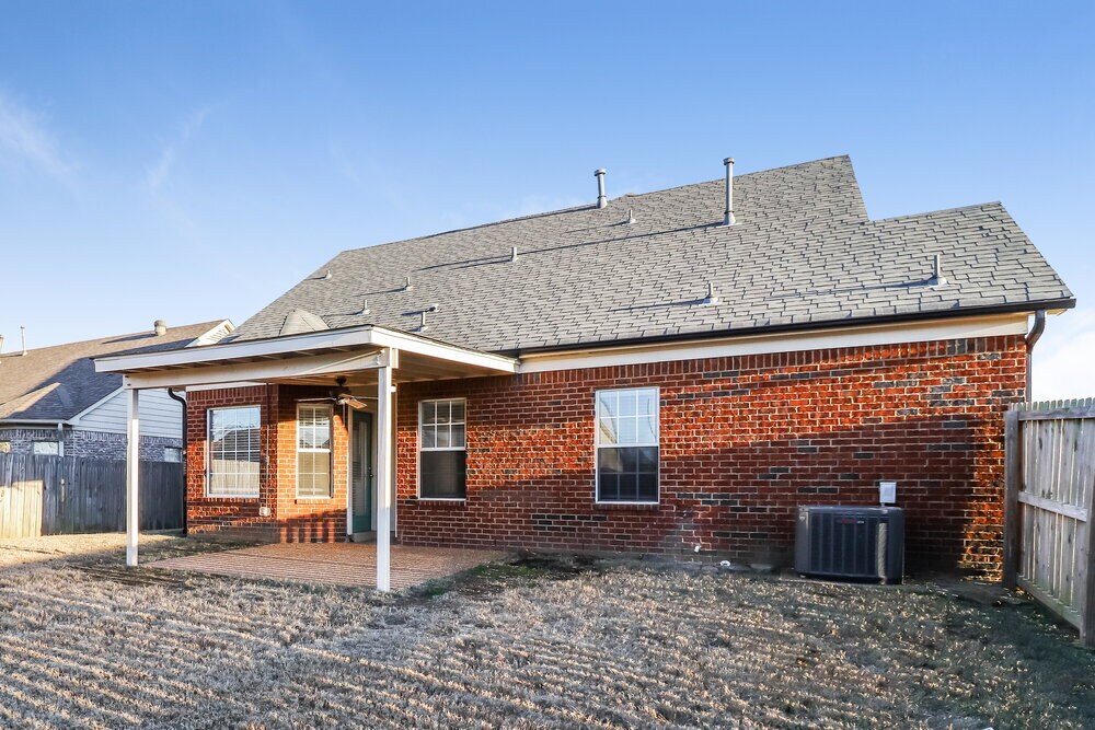 Building Photo - 145 Penny Ln