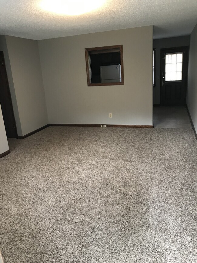 Building Photo - MILL TRACE DUPLEXES