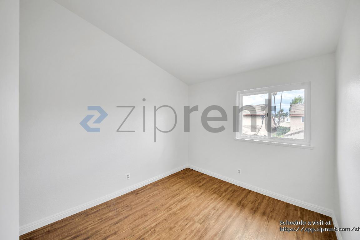 Building Photo - 12526 Pinehurst St