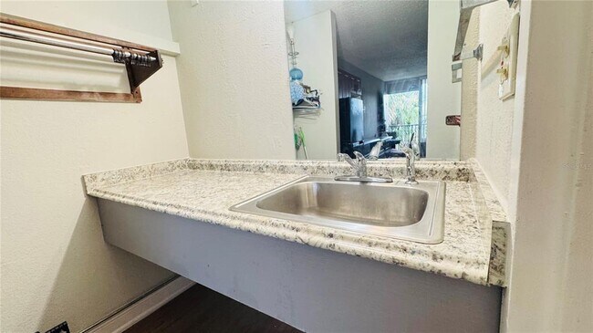 Building Photo - 7900 S Orange Blossom Trail