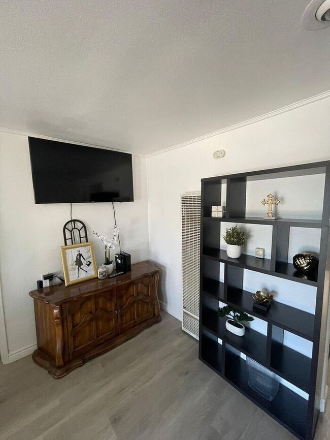 Building Photo - Fully Furnished House for Rent at 10953 Campbell Ave Riverside