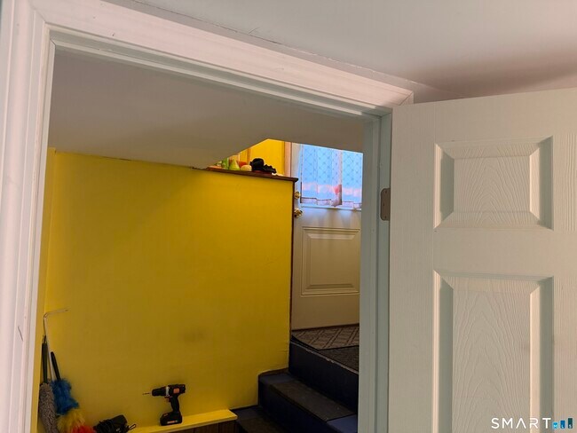 Building Photo - 12 Tetlow St