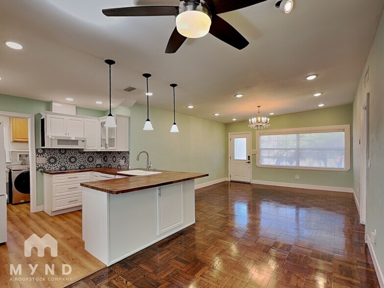 Building Photo - 3404 Leslie Dr