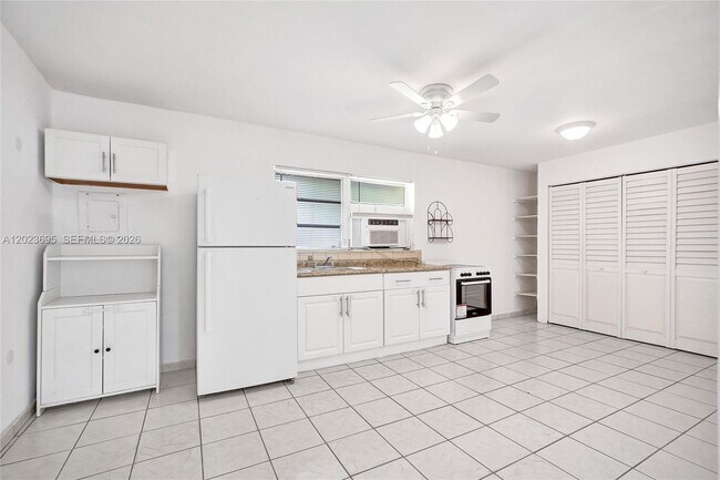 Building Photo - 877 W 33rd St