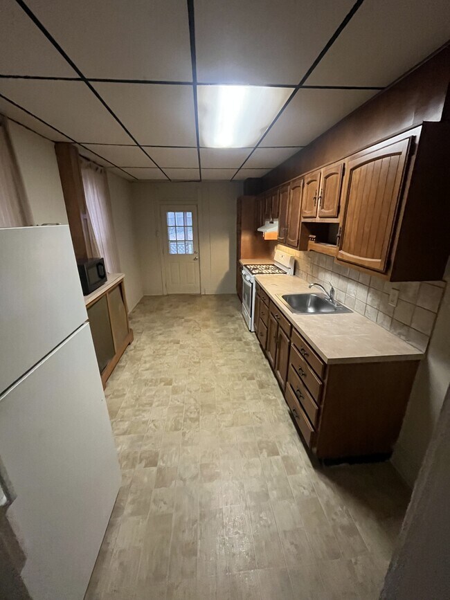 Building Photo - 446 Nevin St