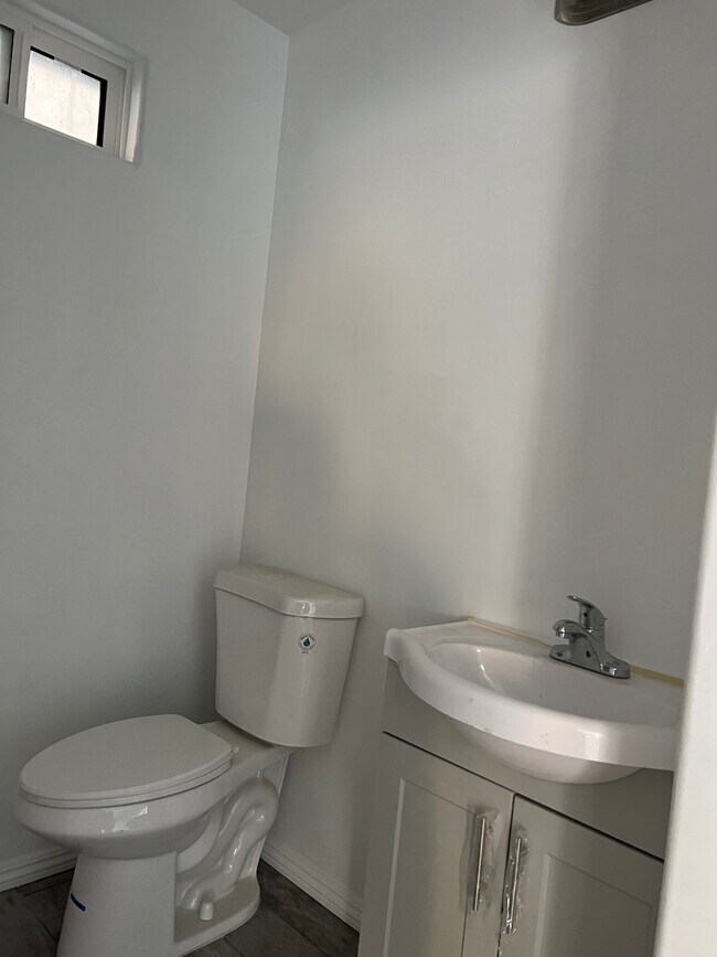 2345 Pine Ave 2345 Pine Ave Long Beach CA 90806 Apartment Finder