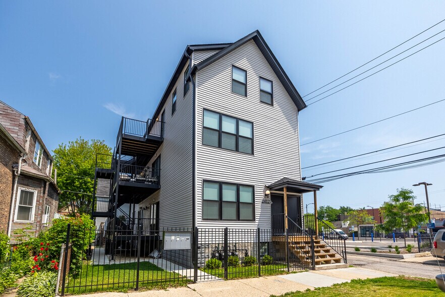 Building Photo - 2412 W Belden Ave