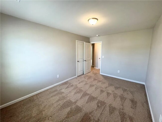 Building Photo - Corner-Lot Luxury Living in Bridlewood Far...