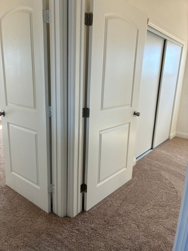 Building Photo - 9619Long