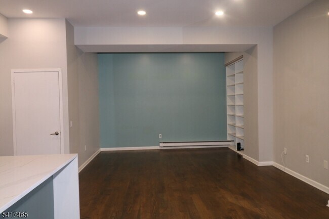 Building Photo - 111 Mulberry St