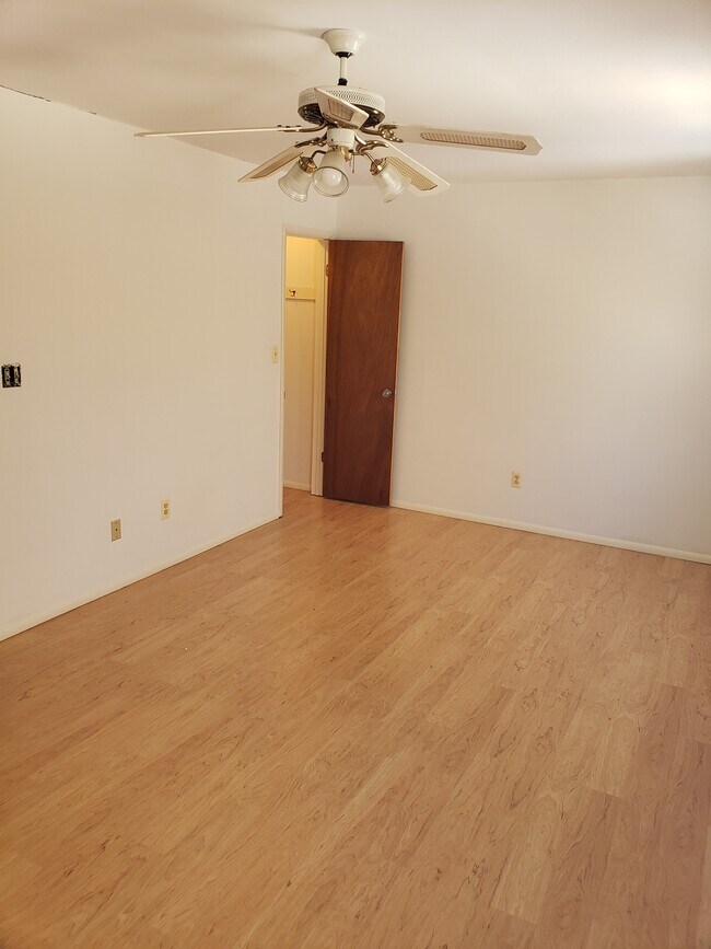 Master bedroom - 222 Blake Rd