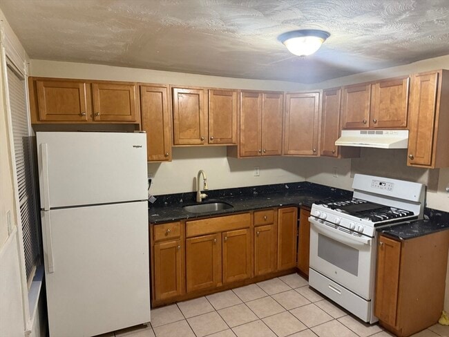 Building Photo - 23 Echo Grove Ave